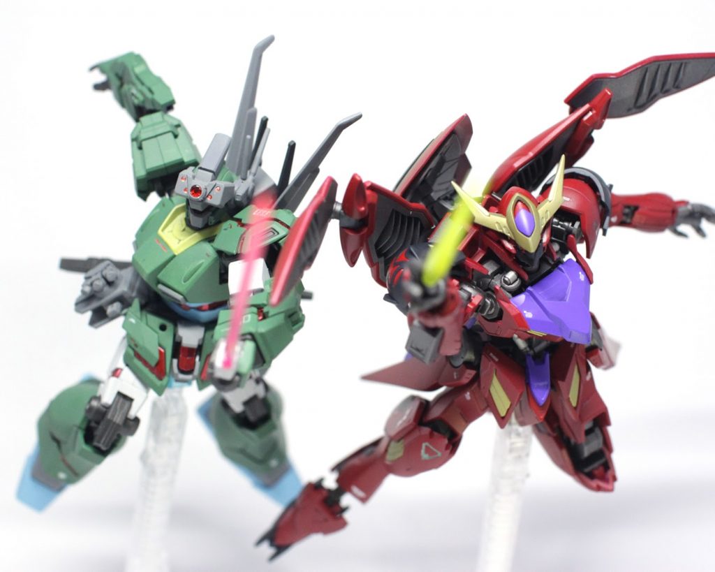 スタークジェガンディスタンスが外装をパージ・NT-Dを発動することでダブルで前線を張る事も可能！