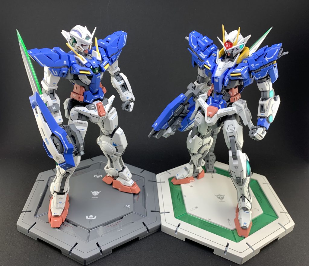 以前に作ったエクシアRⅡと。
色味を合わせたので良い対比になりました