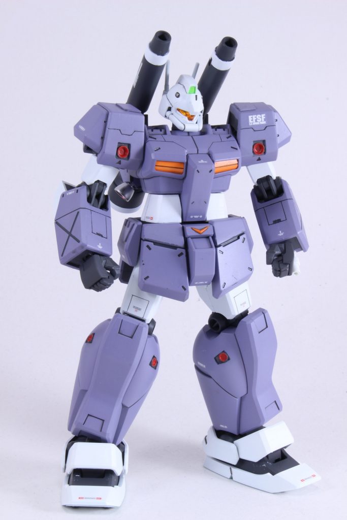 フロントアーマーとか塗装ハゲ酷いですね…

主な工作は
･首1mm延長
･胴体4mm延長
･スジボリ
･プラ板にてディテールアップ
あとは合わせ目消しなどの基本工作です。

本体のカラーリング、紫に関しては狙った色に調色出来たかなと思います。

各所のｱﾎﾟｼﾞﾓｰﾀ？はくり抜いて別の物を埋め込んだ方が見栄えも良いですし、塗装もしやすかったと思います。後悔。