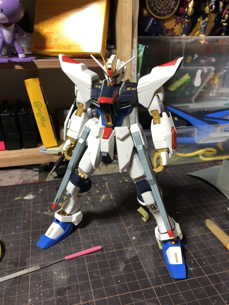 まずバランスが気に食わかったので各パーツの延長と表面処理をしていきながらディテールアップもさせます