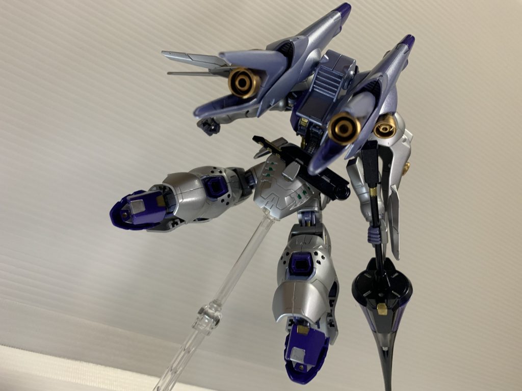 スラスターだらけの後ろ姿って良いですよね。