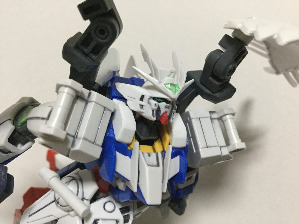 顔面ドアップ
ウイングゼロのヘルメットをダブルオーに被せた感じです。アンテナはダブルオーダイバー
なんかうまくパーツの組み合わせが良かったのかめちゃくちゃ上向けます