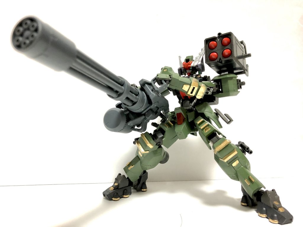 武装③
ガトリングガン
アスタロトメイトリーク最大の装備。多対一の状況で無双の如き強さを誇る。