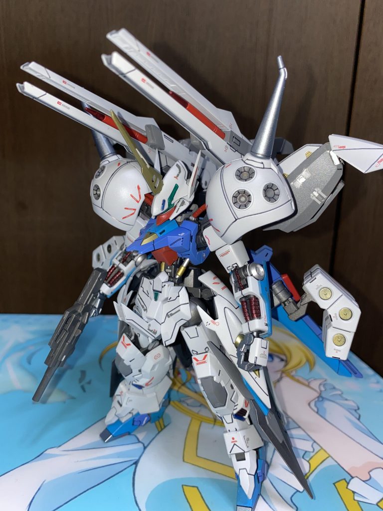 バックパックには試作型ダインスレイブ、レールガンを装備して重装備型にしました