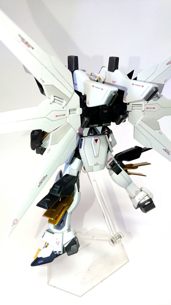 デカールはコトブキヤのものを使っています。各所「X」の文字が入ってたりするんですけど、スマホの写真じゃ分かりづらいですね。