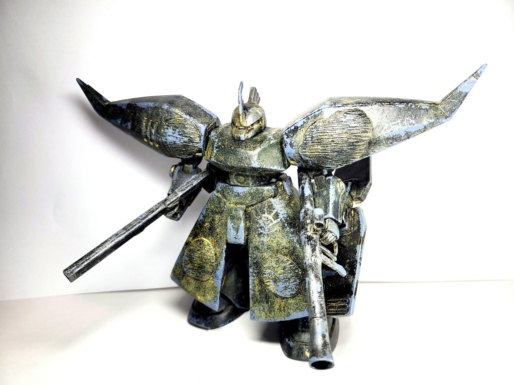 HGUCのリゲルグを簡単にアレンジしています。
頭部は目付きを悪くして後頭部をボリュームアップ。 
クレイバズーカとザクバズーカを持たせ、左腕にはマラサイの盾を装備させています。