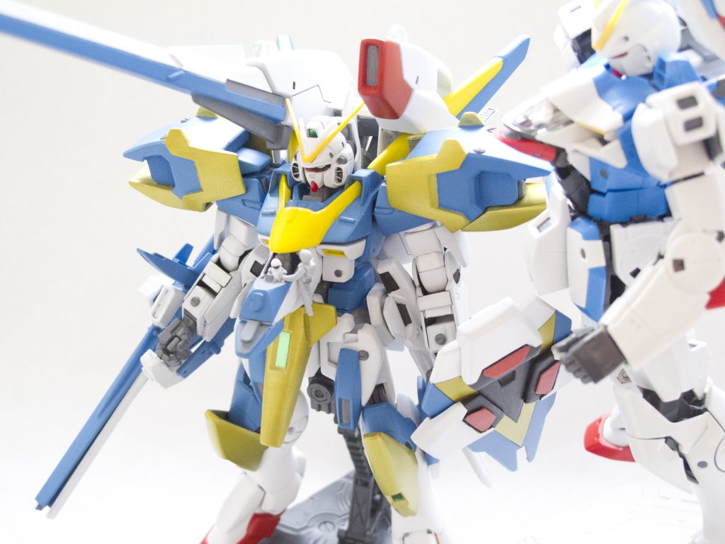 さしかえ式のコクピットも作りました。写真は劇中のイメージ、MGのVガンダム(素組み)とマーベットさん風のフィギュアをオマケしました(キャノピー付け忘れ・・・)。