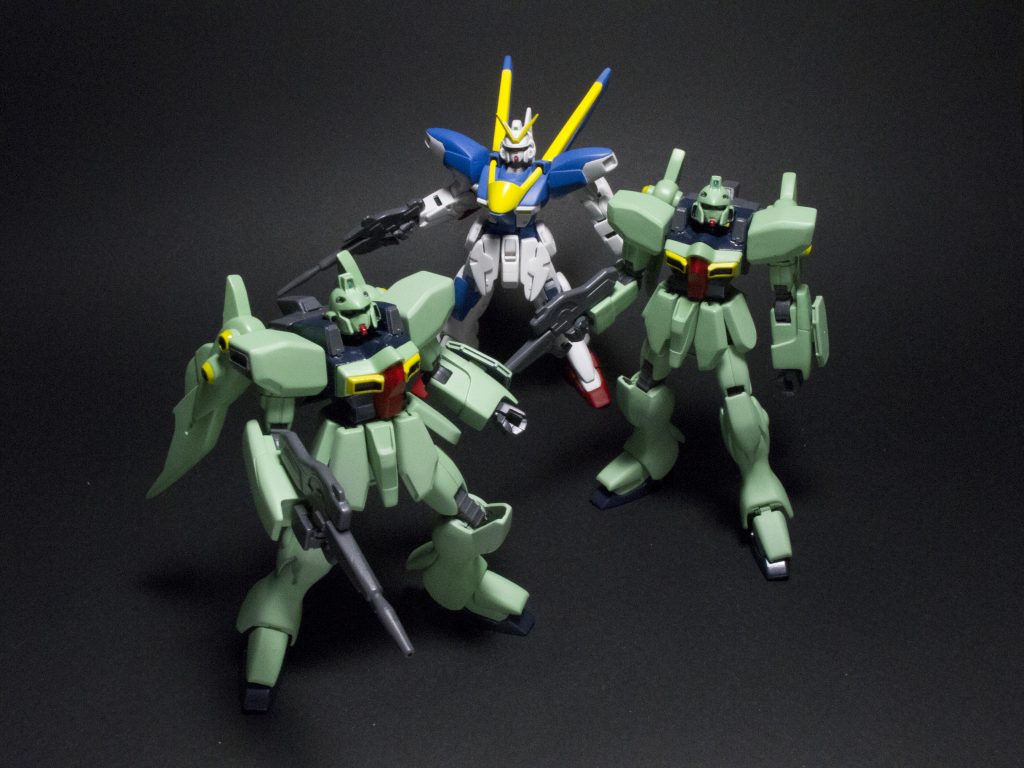 　ホワイトアーク隊のMSたち、やりたかったことのひとつです。最後までご覧いただきありがとうございました。