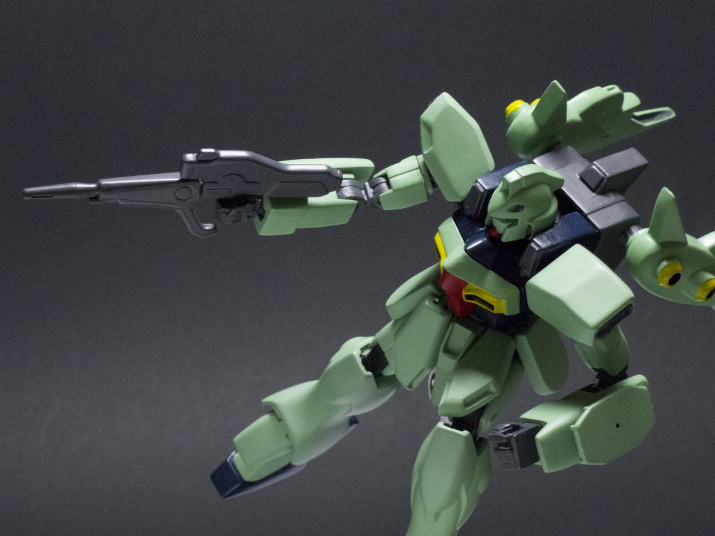 　スタンドを使って宇宙に浮いているイメージです。照明むずかしかったものの、撮ってるうちに気分が上がってきたのが、いい思い出です。