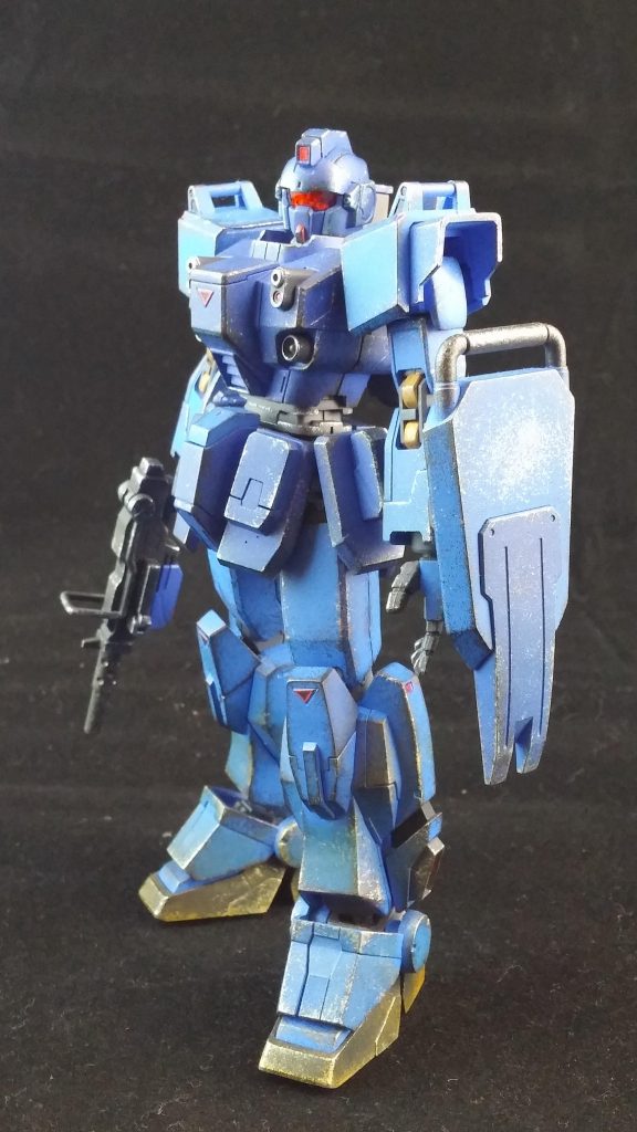 全体のウェザリングはライダーjoeさんのスポンジ汚しと
タミヤウェザリングマスターを使用してます