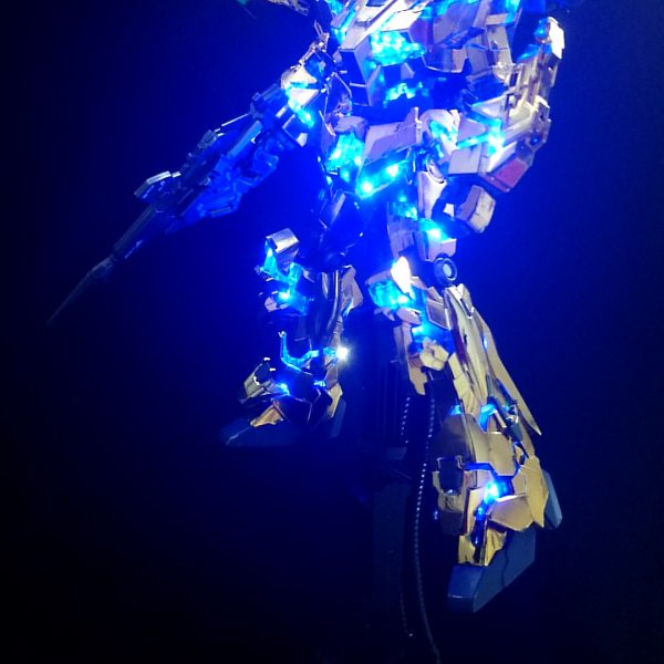 HGフェネクスLED仕込！！