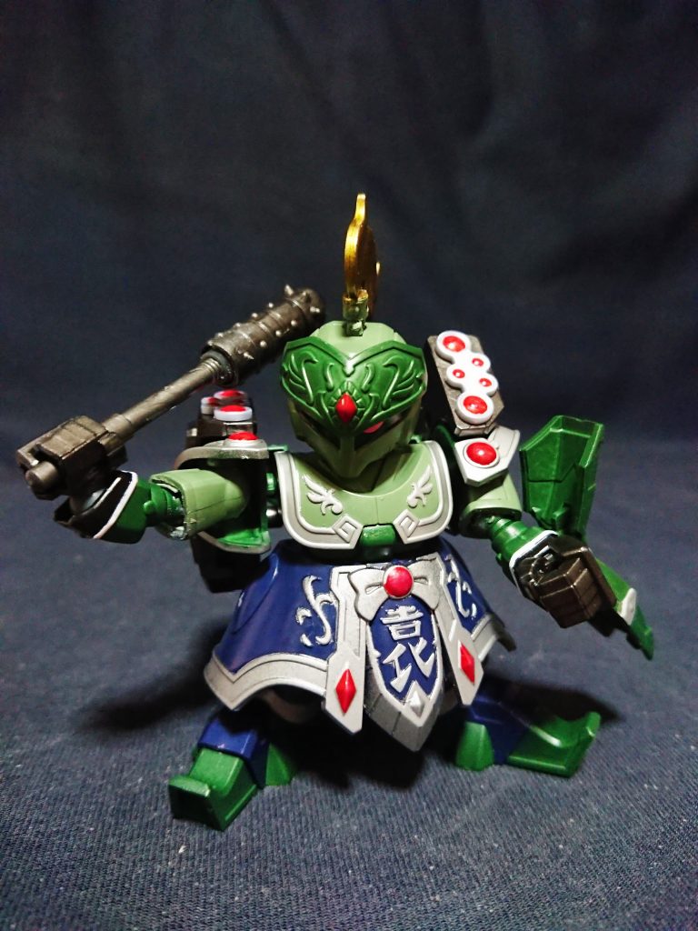 袁術の子で、袁術の死後に劉勲の下に身を寄せ、後に孫策に引き取られる。後に姉妹が孫権の後宮に入ったことで朗中に任じられた。不良気質のせいか甘寧とは仲が良く、父の形見の飛旋棍を改良した打旋棍を手に水軍衆と共に戦った。