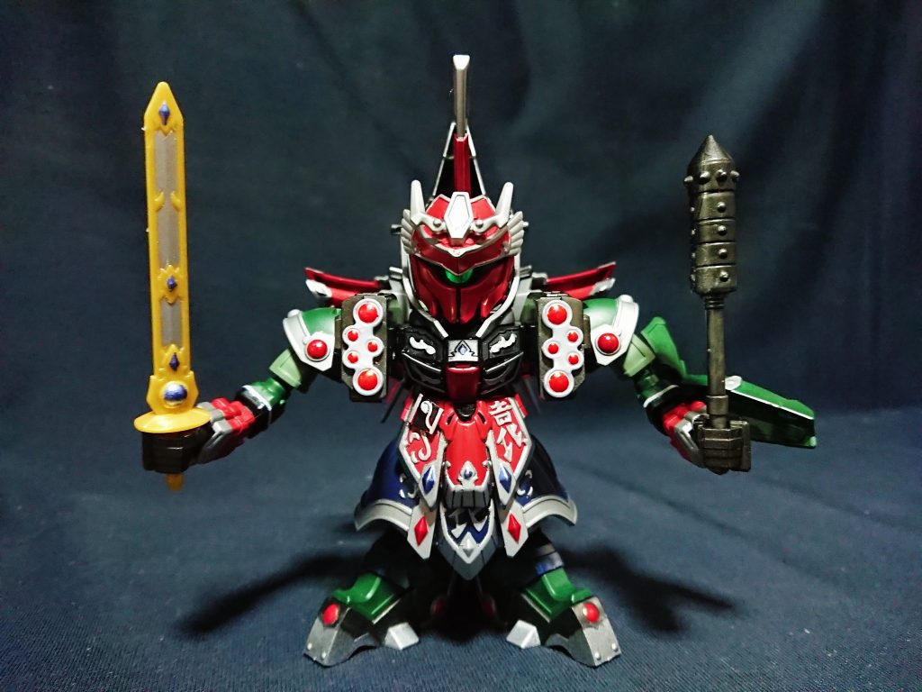 袁紹袁術の龍飛形態とは少し変更しています。玉璽の力を使っていない設定のため4本腕ではないですが、それでも異形感があります。腕の長さ的にはバランスは悪くないかも？