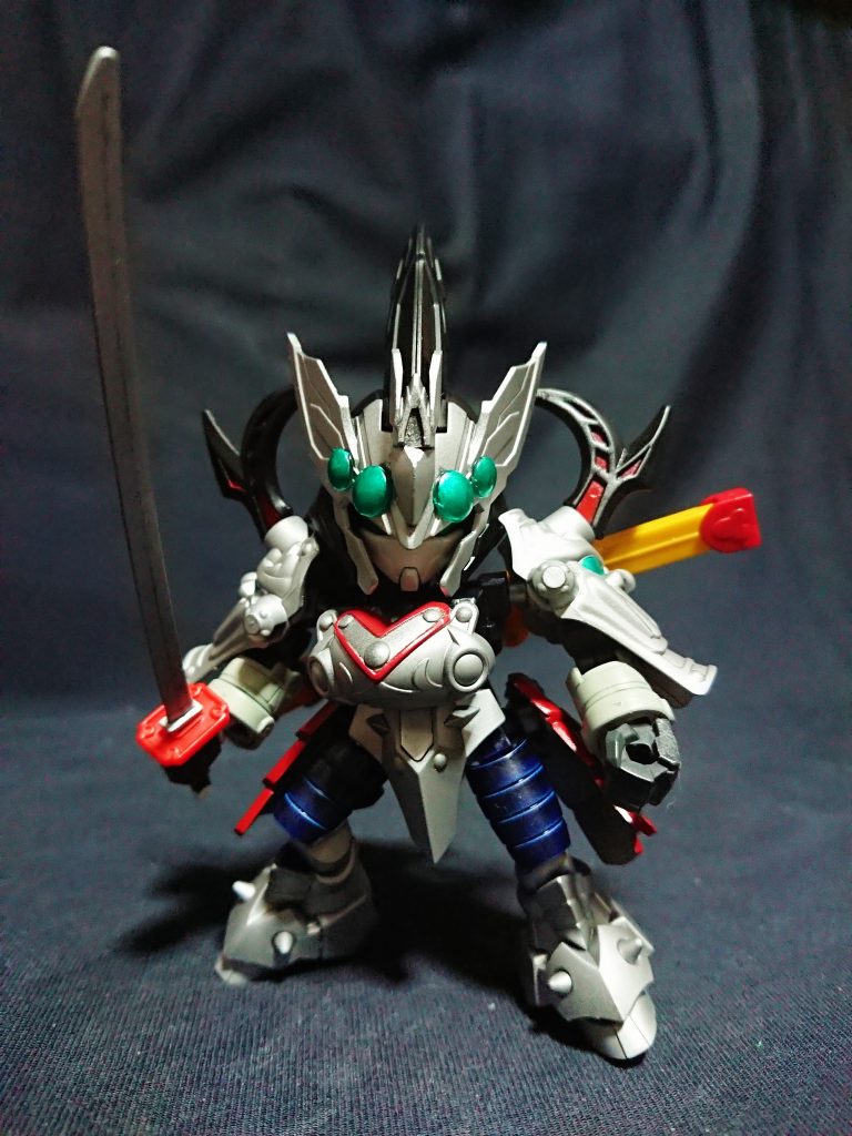 現物の国宝の童子切安綱と同じく、徳川家康頑駄無の説明書にも記載されている通り、童子切の元使用者です。
通常持たせている大剣「月光」は、フロムではお馴染みのムーンライトソードです。
キャラ設定として、
陰陽の結界の崩壊を以て大剣「月光」をと共に召喚された姿。
月光と童子切の二刀流で朝廷の妖鬼を伐ってきた。
周りからはヨリミツの名をライコウと呼ばれ神をも屠る男と称された。
のように、ゲームを絡めたキャラ付けにしました。