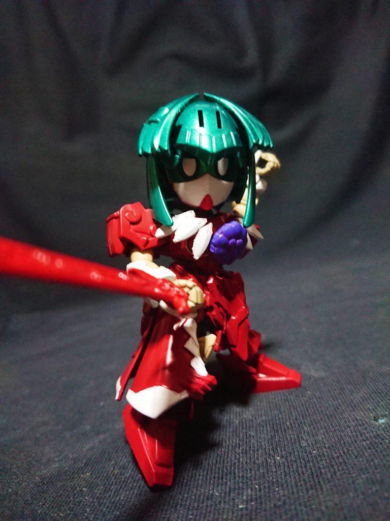 シュライクに住む人間の少女だったが、オルロワージュの乗った馬車に轢かれ命を落とす。
しかし彼の血を受けたことで半人半妖として蘇り、ファシナトゥールにある針の城へと連れ去られた。
城での生活に嫌気が差し、刺客に追われながらも白薔薇を連れファシナトゥールから脱出する。