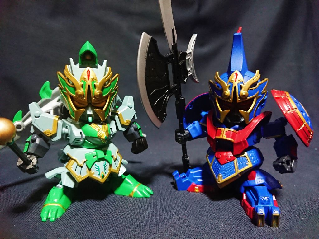 華雄ザンネックとは大型武器でのコンビネーション攻撃を行います。
胡軫ギャン含め、董卓配下の武将は同じ兜面を装備しています。