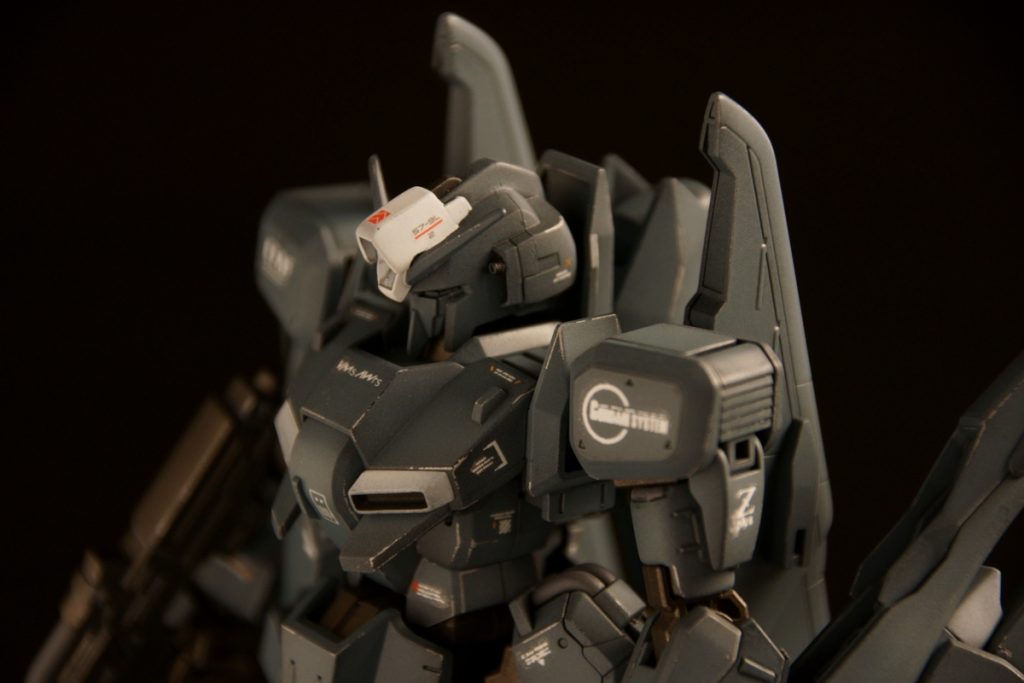 頭部は、旧キットのZZのハイメガキャノンをベースに、プラ板作成。