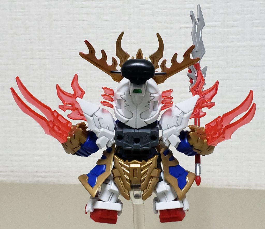 背面
ほとんどの作品にいえるのですが、背面の塗り分けはサボってます。あんまり見ないしそこまで違和感ないので(笑)