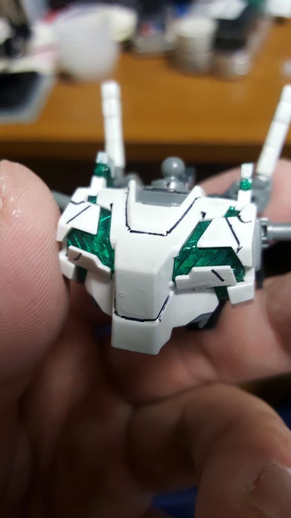 そして始めたアクリジョンによる筆塗り( ・ω・)
しかし、初めての筆塗り、初めてのアクリジョンはとんでもなく難しかった…( ・ω・)
とんでもない筆ムラで心が折れかけたその時、また違う方からこんな一言が…( ・ω・)
*『筆ムラが気になるなら、わざとムラを出して塗る新MAX塗りしたらいいじゃない』*