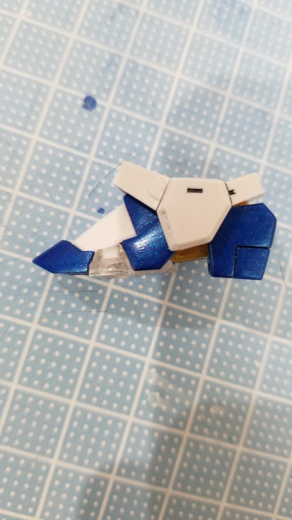 クリアで作っちゃったのでカラーリングしたときにまわりと色が違います。