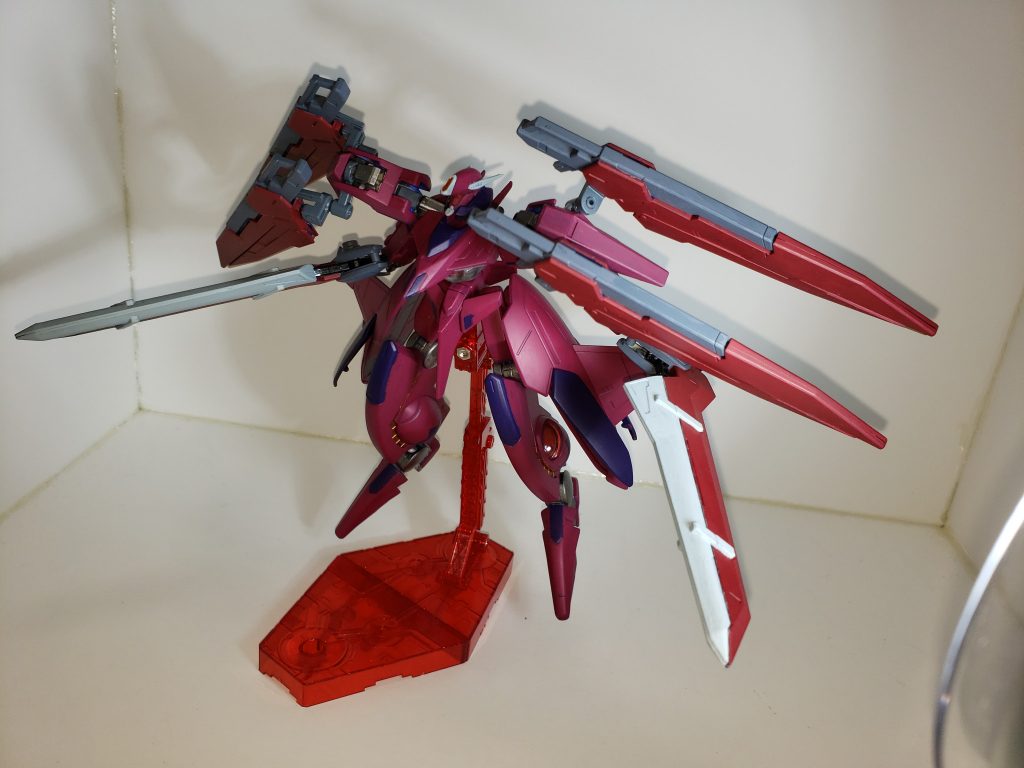 分離状態の本体
スッキリした見た目になりポージングの自由度も高めw