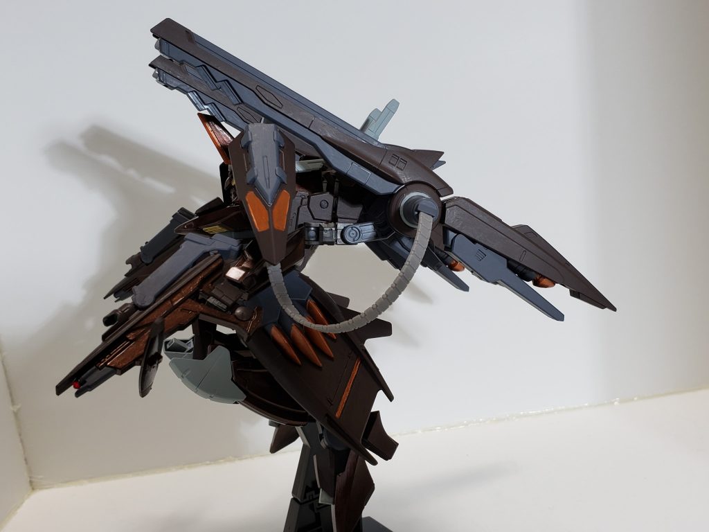 横
本来なら右側にしか付けれないGNランチャーはドリルで穴開けて接続しました。
ケーブルの接続も試行錯誤の結果色々と切ってくっ付けてなんとかそれっぽい形に