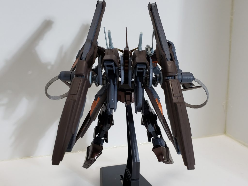 後ろ
ドライのバックパックに更にリバーシブルのバックパックをつけてます。
GNランチャー接続用の穴はドライのバックパックに左右開けてます。