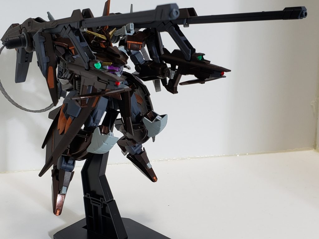 GNツインハイメガランチャー発射形態
超長距離射撃で敵機を殲滅させる