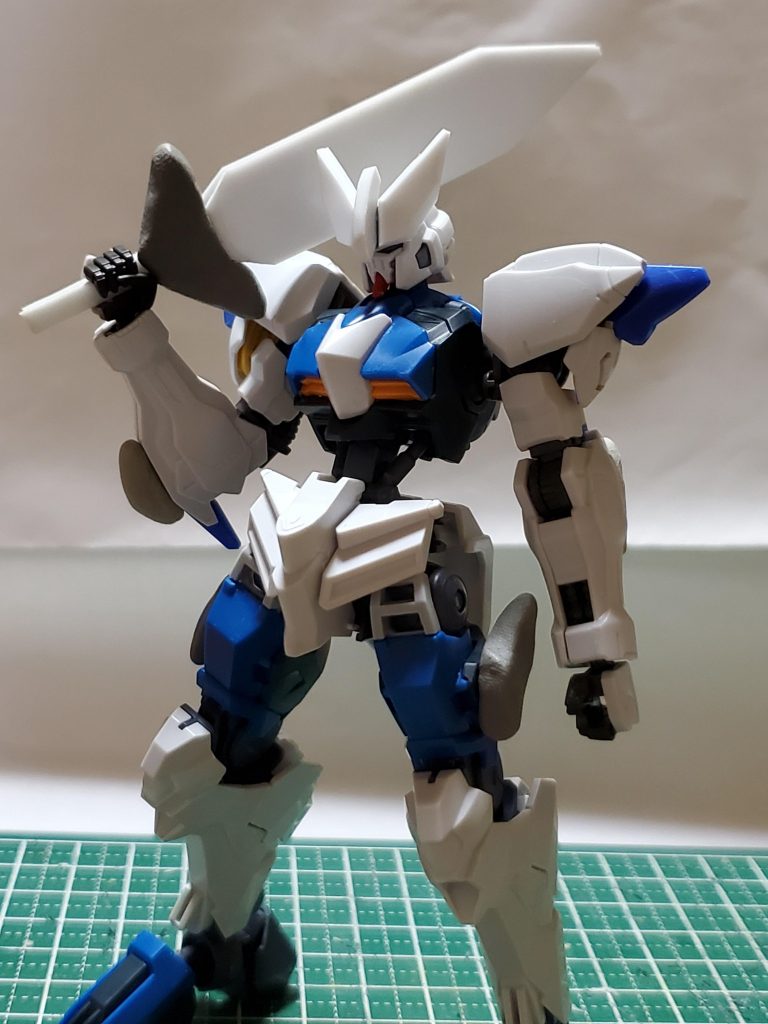 自作部品は角のみ
見ての通り剣もあったんですが、折れてしまったので断念