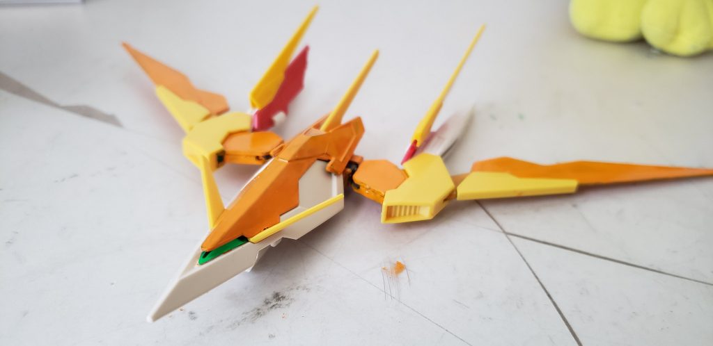 バーニングフェニーチェ
バーニングフェニーチェの意識を支援機に移した姿。
主にシフォンと行動しているが、他の機体のサポートに回ることもある。