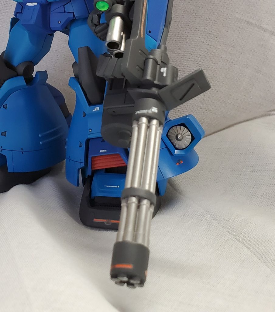 マシンガン銃身も丁寧に塗り分けました。