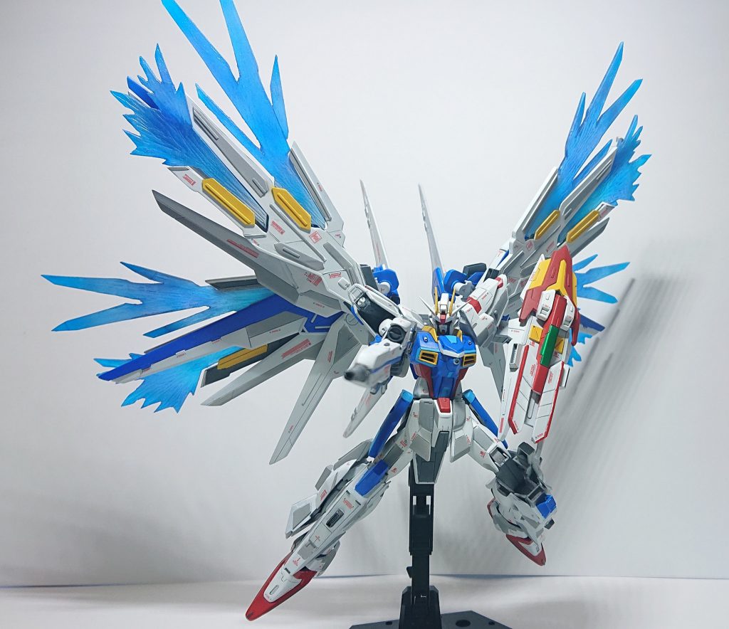 適当にポージングを
ホントはフリーダムのOPのアレがやりたかったけれど盾が羽と干渉して出来なかったのでこれで妥協