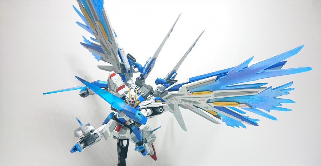 適当ポージングその2
見れば分かると思いますがモチーフはまんまFXバースト
流石に青く発光はしませんがそれっぽくはなったんじゃないかなと