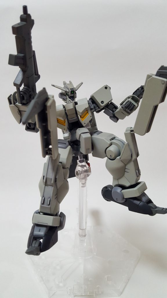 レッグアーム
自在戦闘機兵との接近戦や、足元の瓦礫などの削除に使用される。また、瓦礫などを掴み盾にするなど、バリケードとして使用することもある。