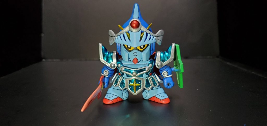 三種の神器装備や伝説の巨人編の装備。腕の軸を三ヶ所追加したためポーズもバッチリ決まります。