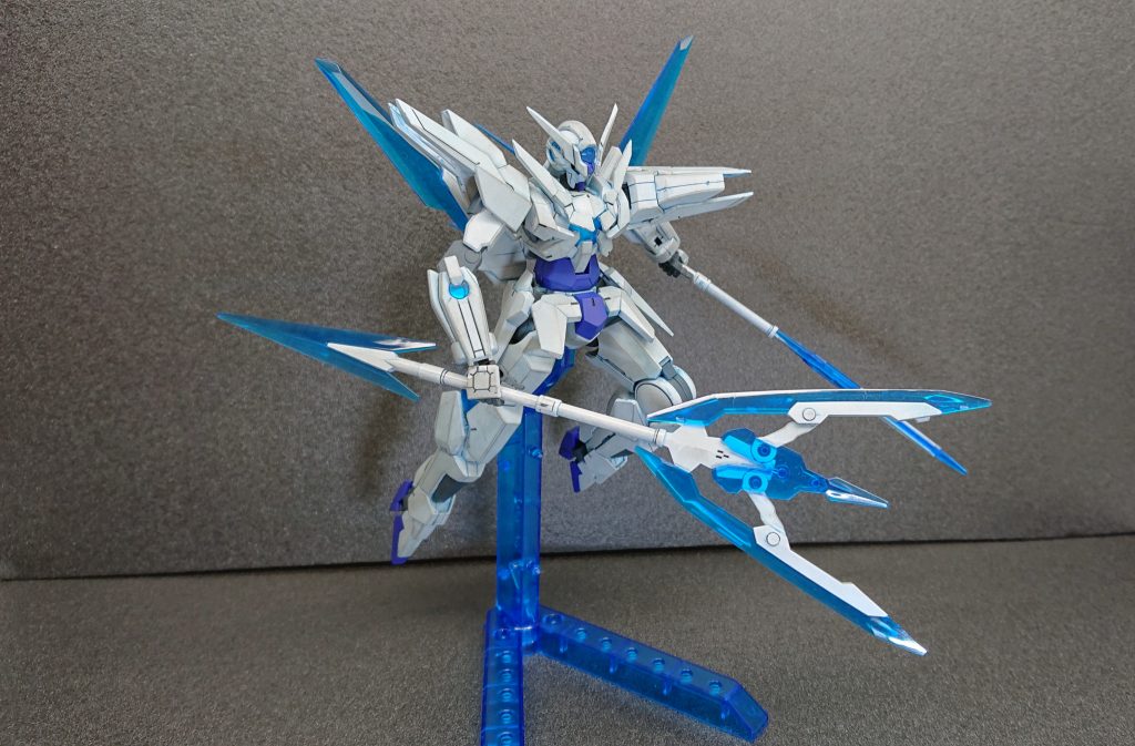 うすく塗ってティッシュで拭き取るだけでイメージを変えられるので、時短製作したい人にとっては最高のアイテムだと思います