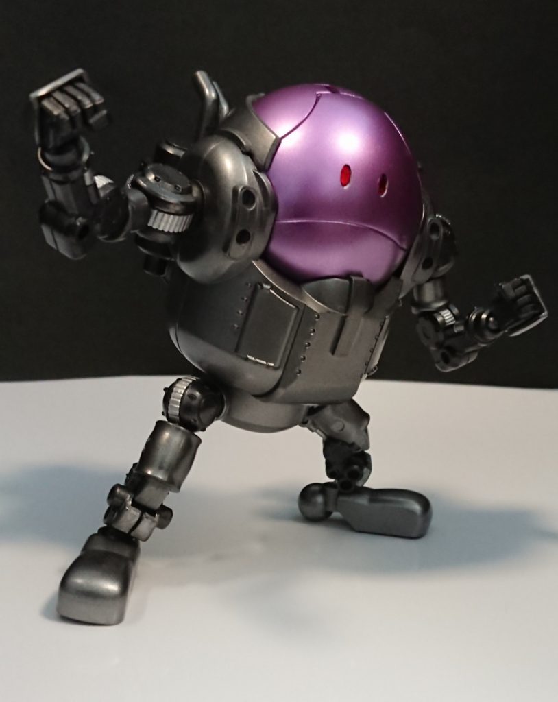 箱にあったポーズをとらせてみた。なかなか格好よく撮れた気がw