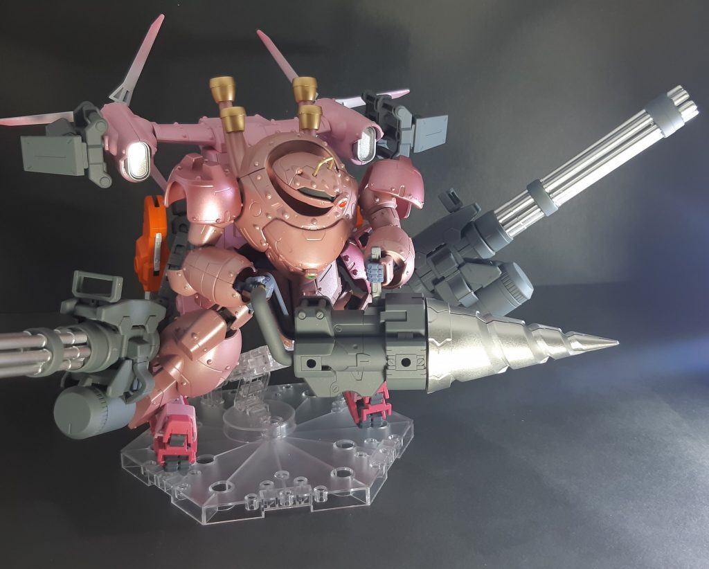 ドリル横から。キットのままだと持ち手が太すぎて入らないので、ジャイアントガトリングのパーツと真鍮パイプを使用してます。