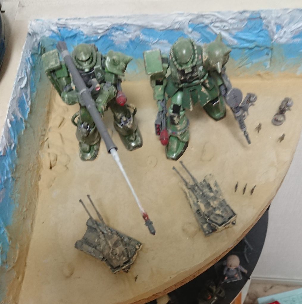 最前線ではないところでも命を掛けた戦いは起こっているのだ。ｳﾝｳﾝ
あ、下に写り込んでるディスクトップアーミーは気にしないでください。