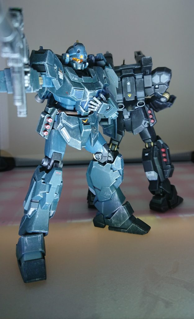 背中は任せてください！