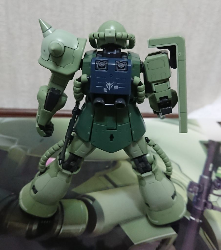 緑色は良いぞ！
ザクは傑作！
信頼性あるジオニック社製！