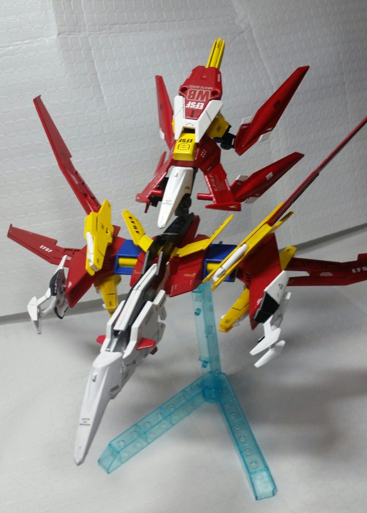 ストライダーフォートレス。
ライトニングバックパックMK3とノーネイムライフルをミキシングして、モビルアーマーの様な支援機体として作製しました。