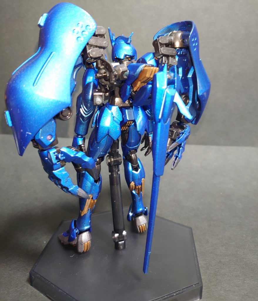 *・背面*
レギルスのバインダー用のＢＪを使って椀部を接続しています。
接続部はバインダーガン付属のジョイントと30mmのオプションセットの組み合わせで製作。