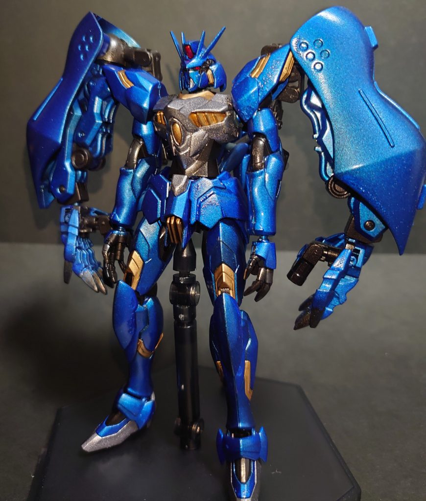 *・正面*
基本はレギルスですが、背中から伸びた大型の椀部でぱっと見の印象を変えてみました。