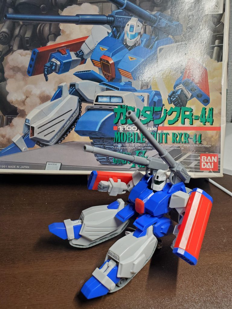 パッケージの絵に似せようとしたんですが、やはりかなり前のキット、稼働とかの関係でこれくらいが限界ですかね。