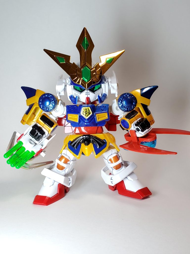 前から。
クロスシェルエットのSDフレームをベースに色々なパーツをとりつけています。