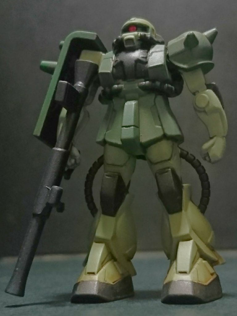 おまけ
ウェザリングの実験台となったガンダム名鑑のザクII
最後までご覧いただきありがとうございました。