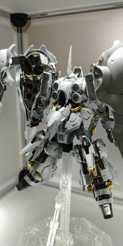 フレームに当たる部分、バインダーのパイピングなどは既に塗装済みです。