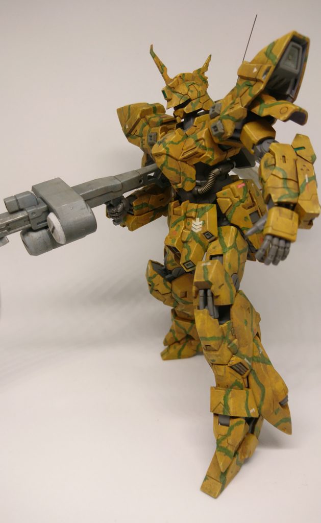 腹部の動力パイプはスプリングを被せました。