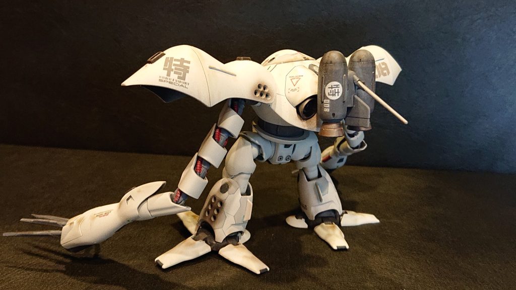 バック側は面の大きさを活かして、意匠性の強い漢字デカールを貼ってみました。
特殊作業用の